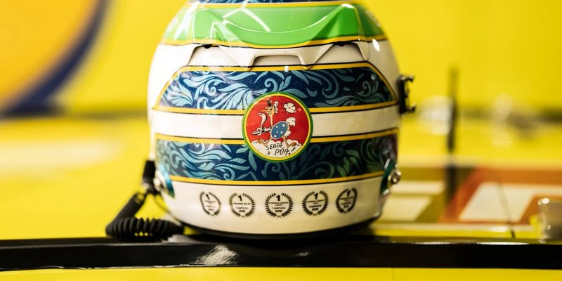 Nicolas Costa com capacete em homenagem ao avô Brigadeiro Paulo Costa